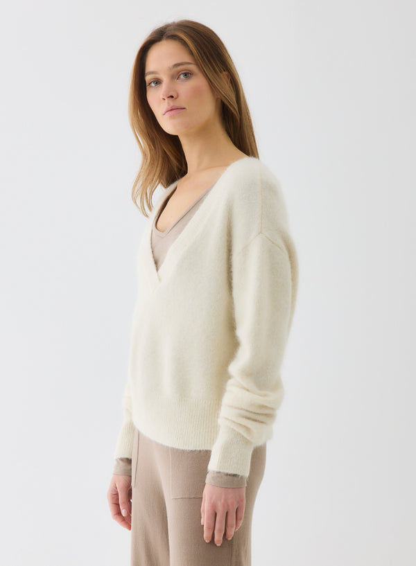 ULTRA SOFT ALPACA DEEP V-NECK