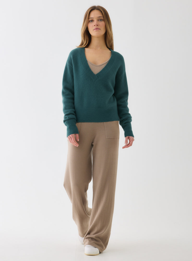 ULTRA SOFT ALPACA DEEP V-NECK