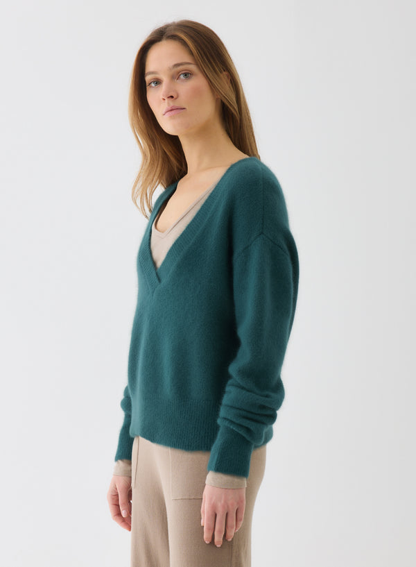 ULTRA SOFT ALPACA DEEP V-NECK