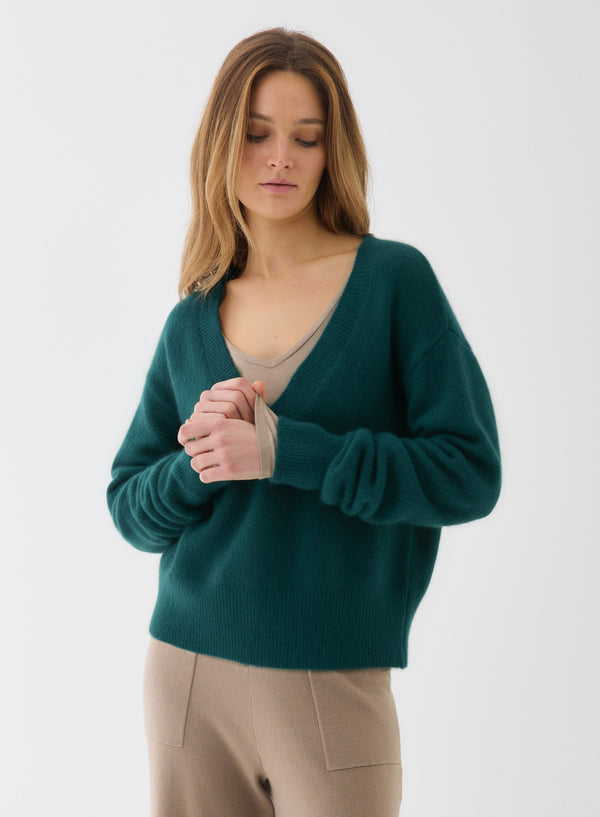 ULTRA SOFT ALPACA DEEP V-NECK